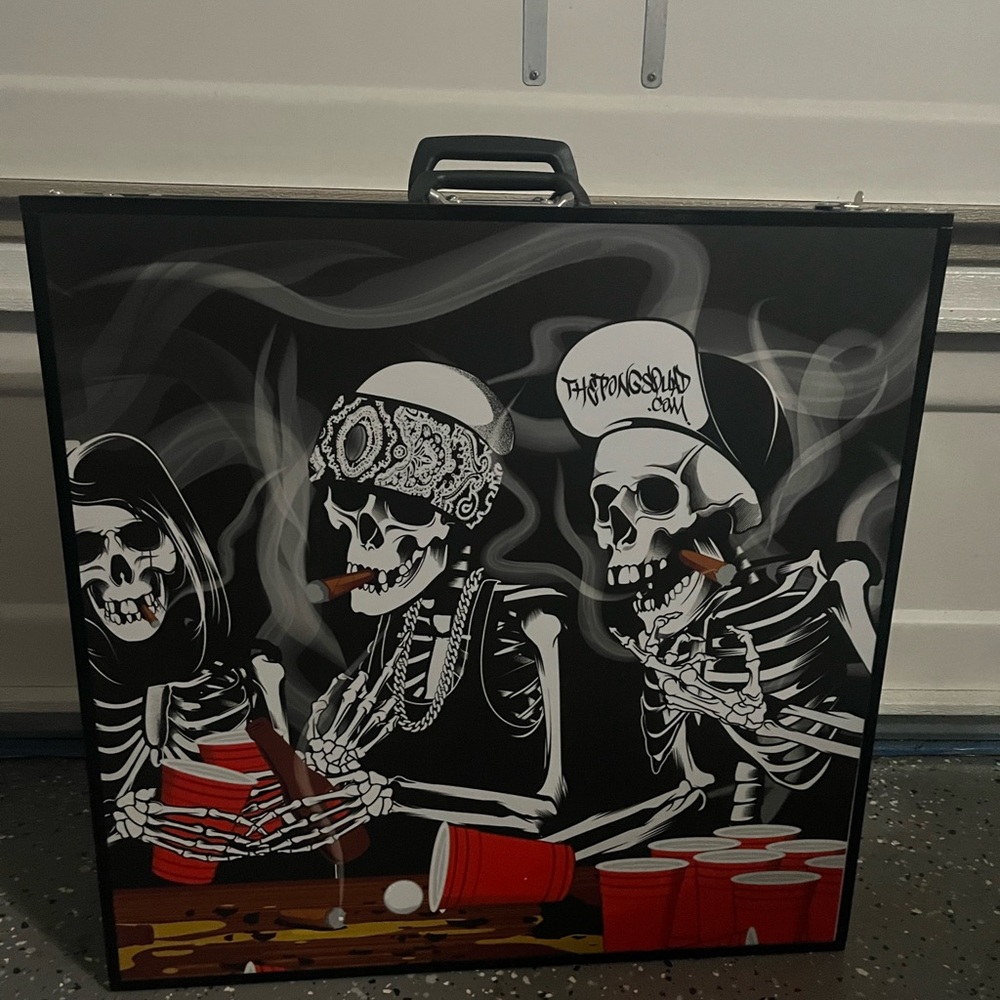 Portable beer pong table